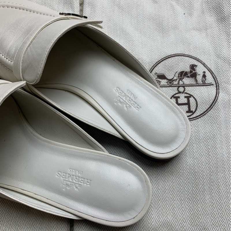 98新 37.5碼 Hermes 愛馬仕 圓頭H扣皮 白色銀扣涼拖 拖鞋-2