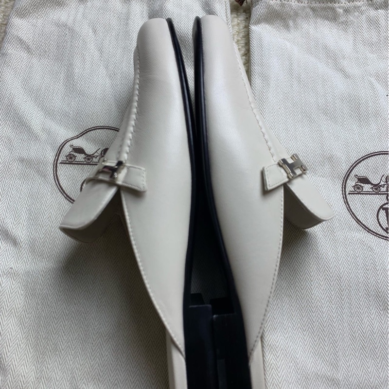 98新 37.5碼 Hermes 愛馬仕 圓頭H扣皮 白色銀扣涼拖 拖鞋-3
