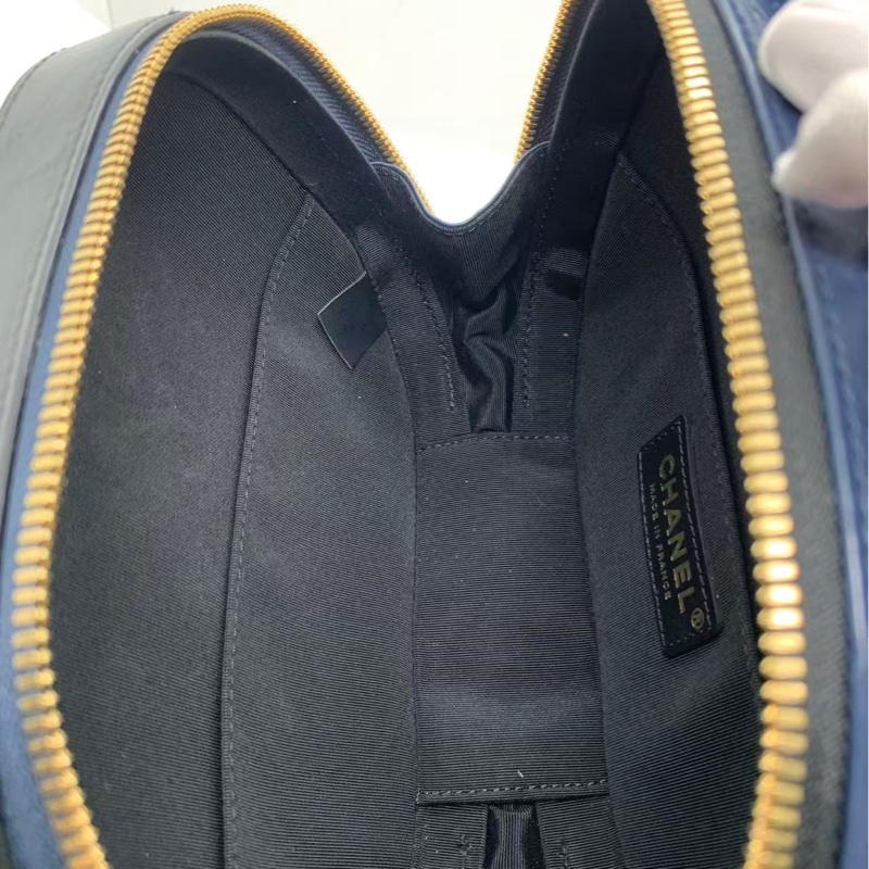 二手香奈兒相機包藍色拼黑色鏈條包膠囊包，鐳射27開-4