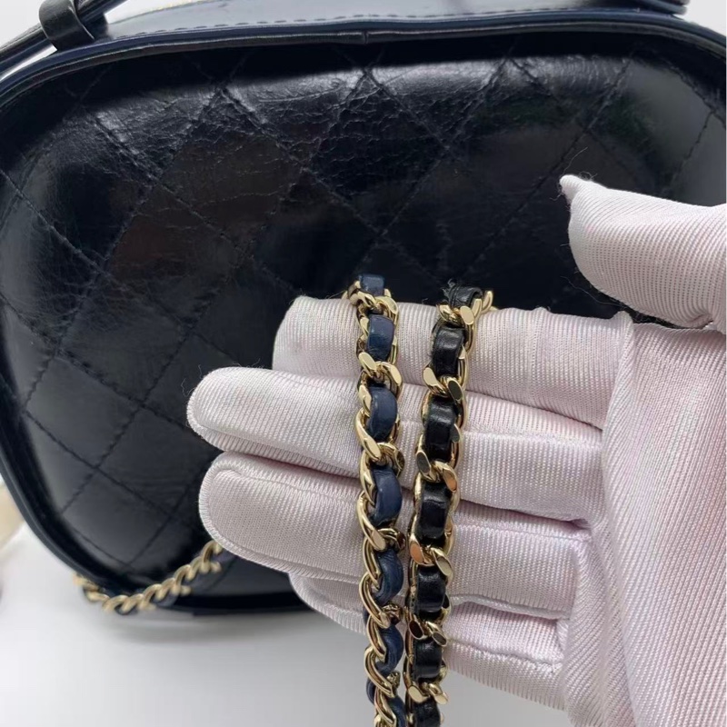 二手香奈兒相機包藍色拼黑色鏈條包膠囊包，鐳射27開-8