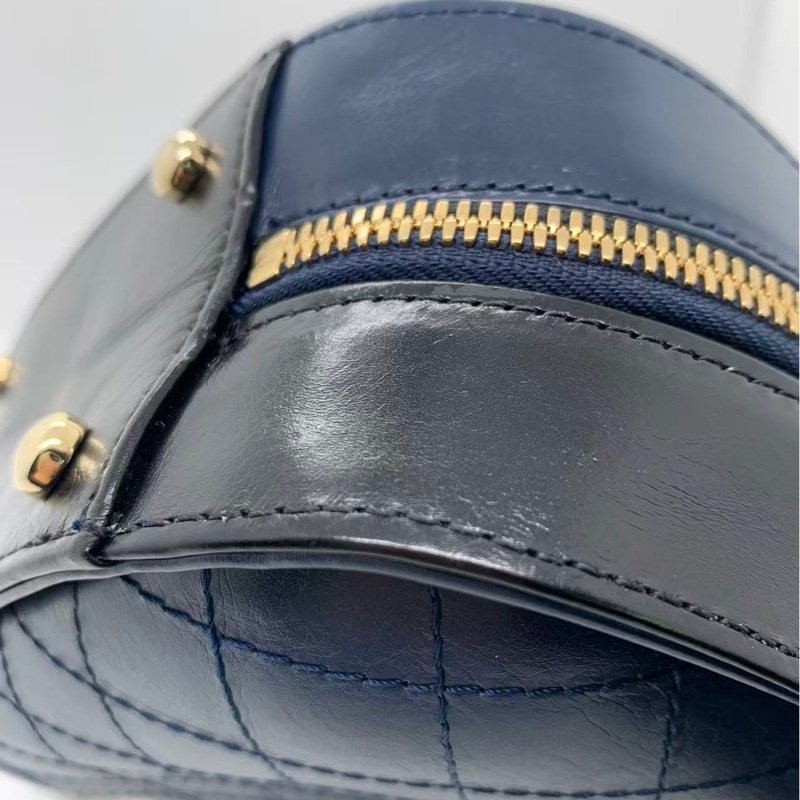 二手香奈兒相機包藍色拼黑色鏈條包膠囊包，鐳射27開-15