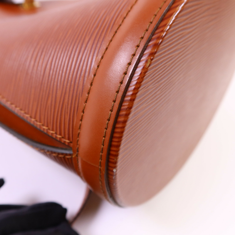 LOUIS VUITTON Epi Cluny金扣肩背袋-12