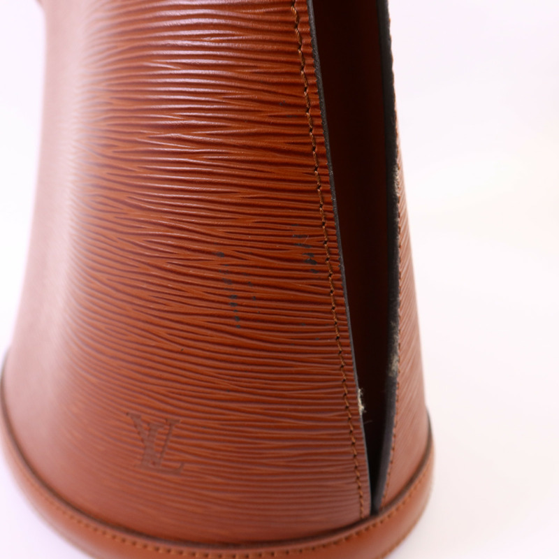 LOUIS VUITTON Epi Cluny金扣肩背袋-16