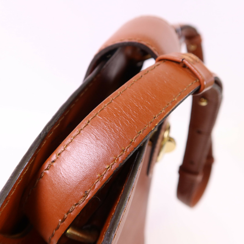 LOUIS VUITTON Epi Cluny金扣肩背袋-18