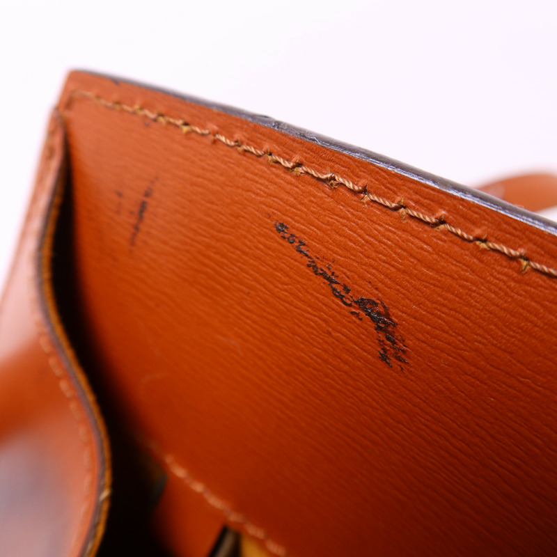 LOUIS VUITTON Epi Cluny金扣肩背袋-21