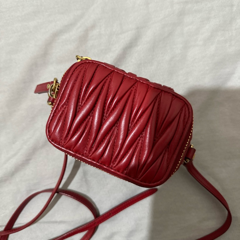 Miu Miu Matelasse 納帕軟皮迷你箱包-1