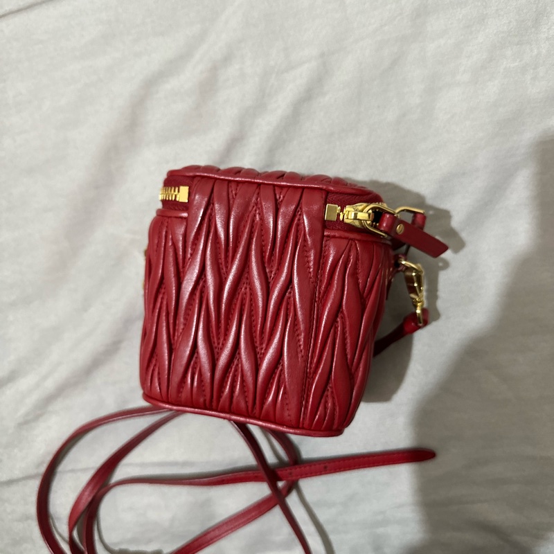 Miu Miu Matelasse 納帕軟皮迷你箱包-2