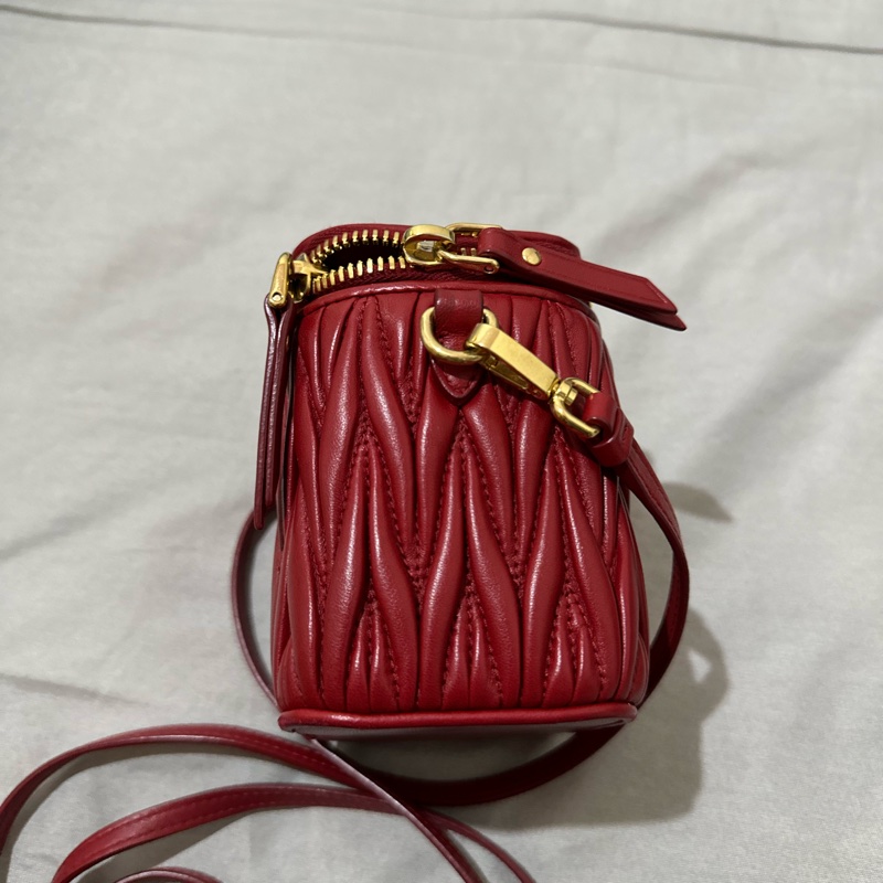 Miu Miu Matelasse 納帕軟皮迷你箱包-3