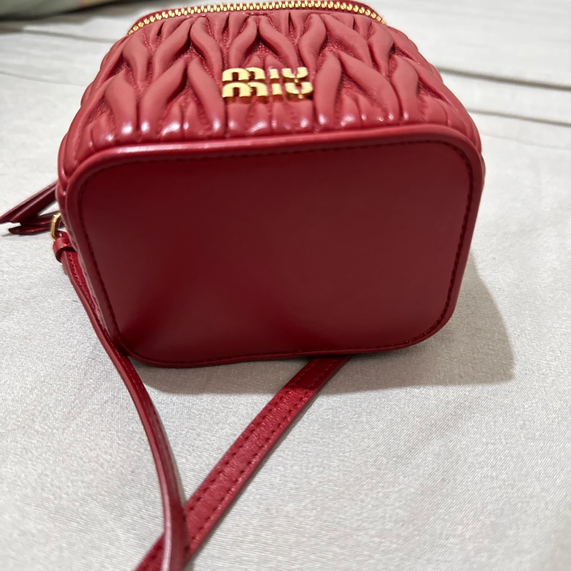 Miu Miu Matelasse 納帕軟皮迷你箱包-8