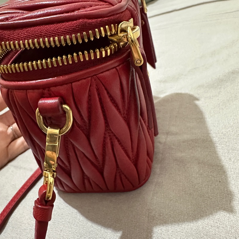 Miu Miu Matelasse 納帕軟皮迷你箱包-12