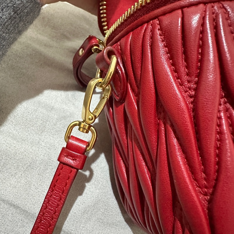Miu Miu Matelasse 納帕軟皮迷你箱包-13