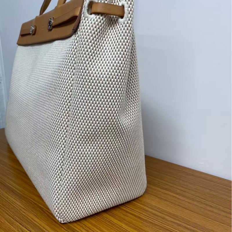 「JL精品代購」愛馬仕卡其棕色帆布拼皮herbag中號 附小號横版替換袋-5