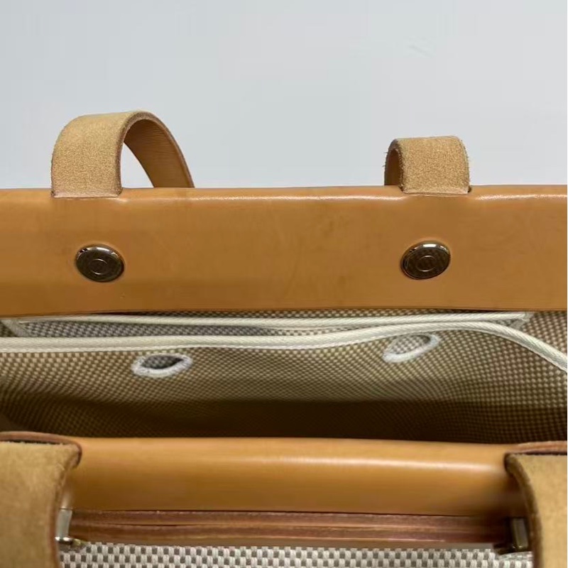 「JL精品代購」愛馬仕卡其棕色帆布拼皮herbag中號 附小號横版替換袋-9