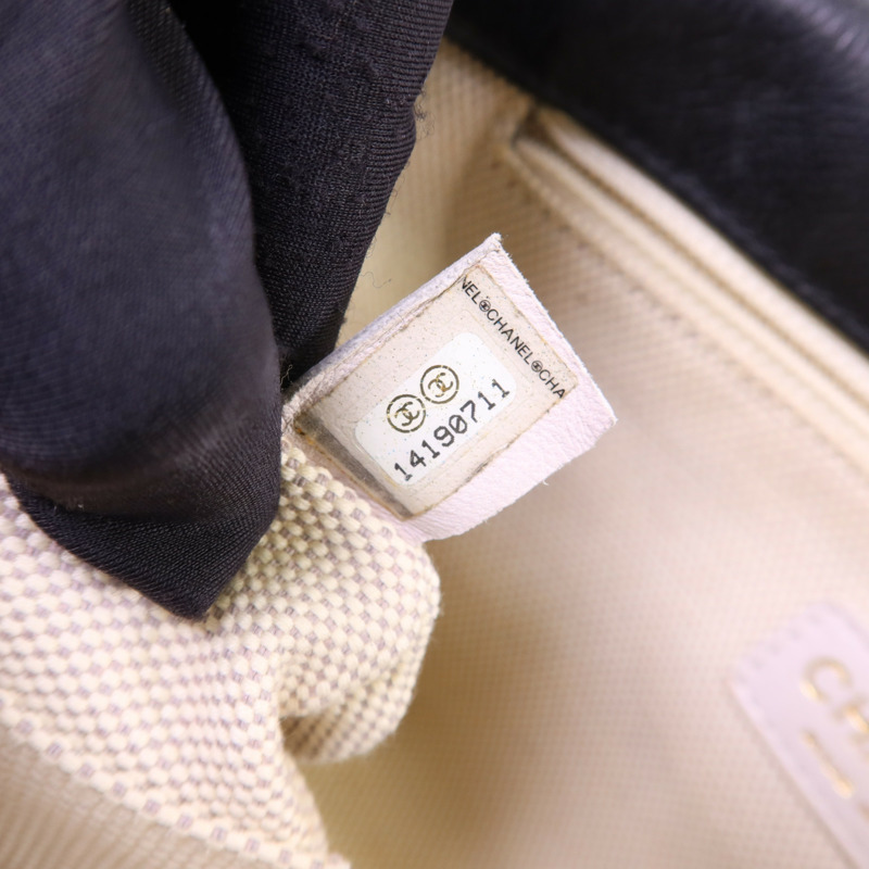 CHANEL 牛皮皮革Shoulder Bag金扣肩背袋-7