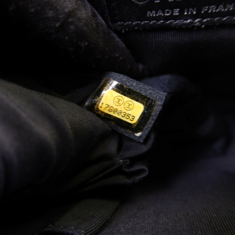 CHANEL 牛皮皮革Boy 30銀扣鏈帶肩背袋-8