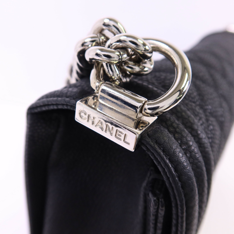 CHANEL 牛皮皮革Boy 30銀扣鏈帶肩背袋-12