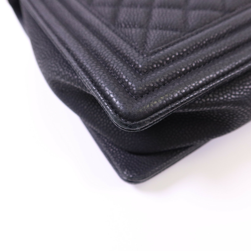 CHANEL 牛皮皮革Boy 30銀扣鏈帶肩背袋-16