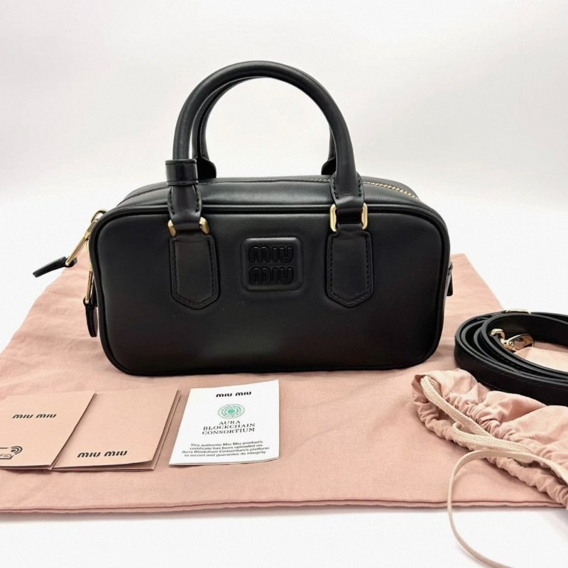 MIUMIU 黑金Arcadie保齡球肩背斜背包 23*11*8 99新配件塵袋-1