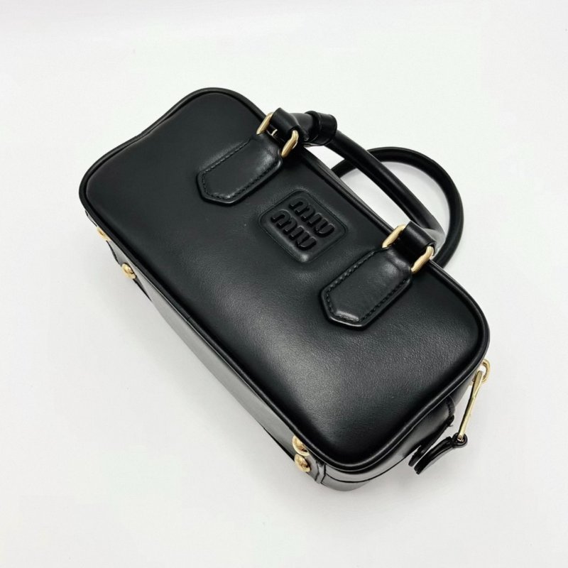 MIUMIU 黑金Arcadie保齡球肩背斜背包 23*11*8 99新配件塵袋-3