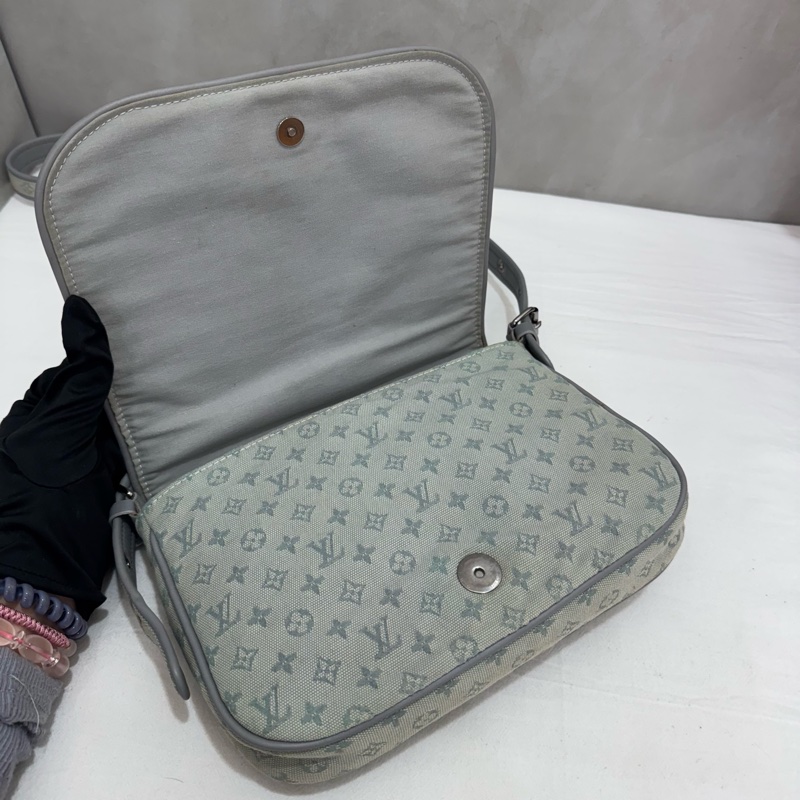 LV 童話森林系列郵差包-11