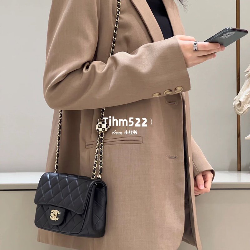 CHANEL 經典口蓋包方胖子 17 - 足球黑金-1