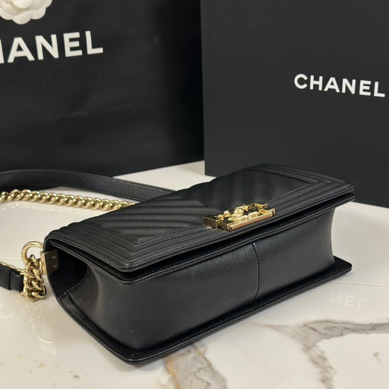 CHANEL Boy25 V紋粒面牛皮口蓋包 - 黑淡金25開-4