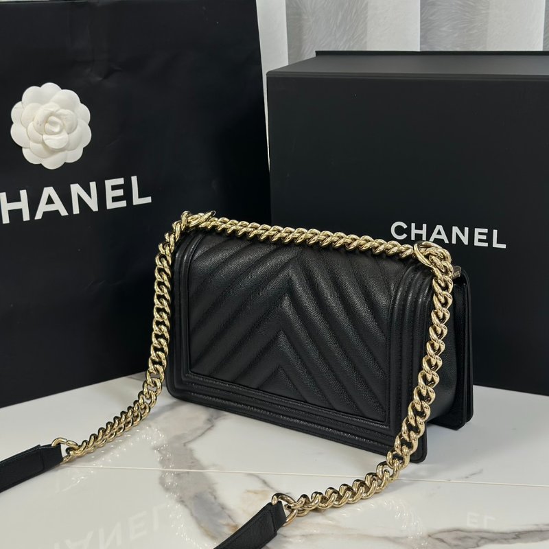 CHANEL Boy25 V紋粒面牛皮口蓋包 - 黑淡金25開-5