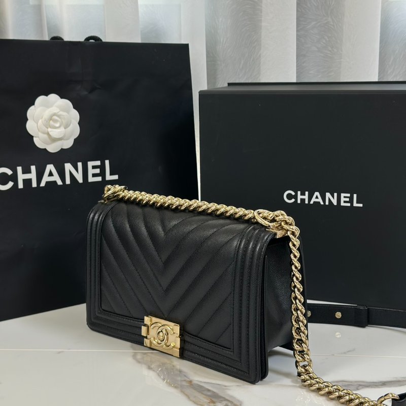 CHANEL Boy25 V紋粒面牛皮口蓋包 - 黑淡金25開-6