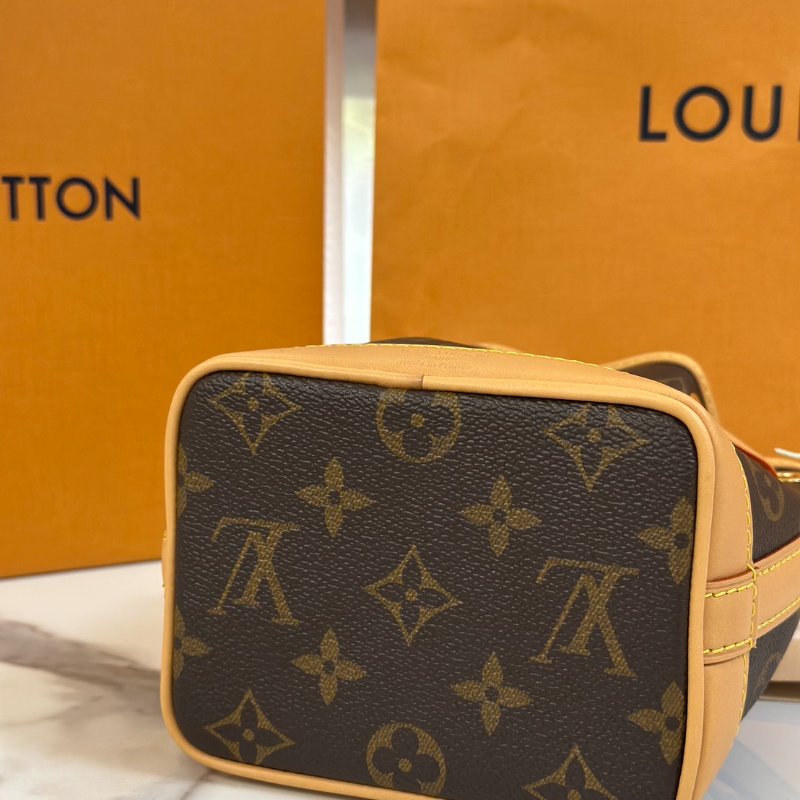 LOUIS VUITTON Nano noe水桶包-5