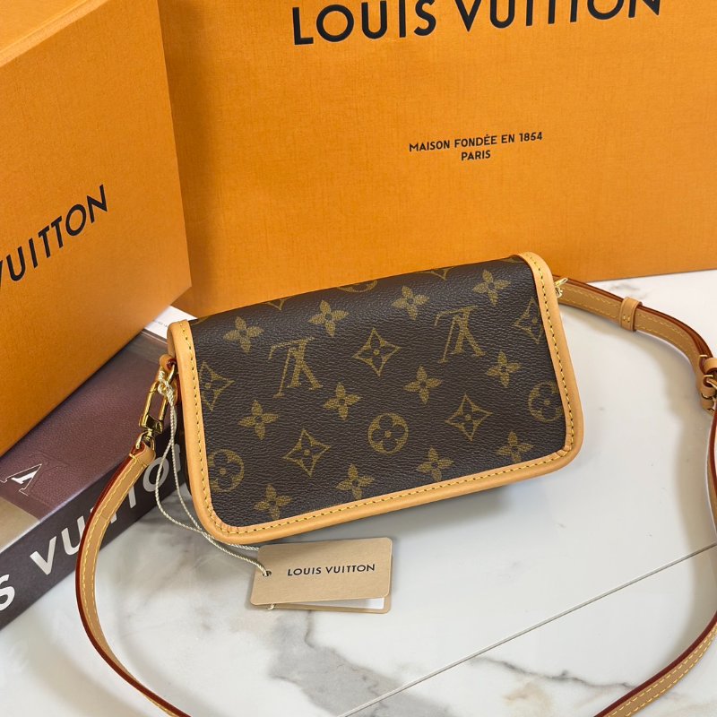 LOUIS VVUITTON Nano Diane法棍包-4