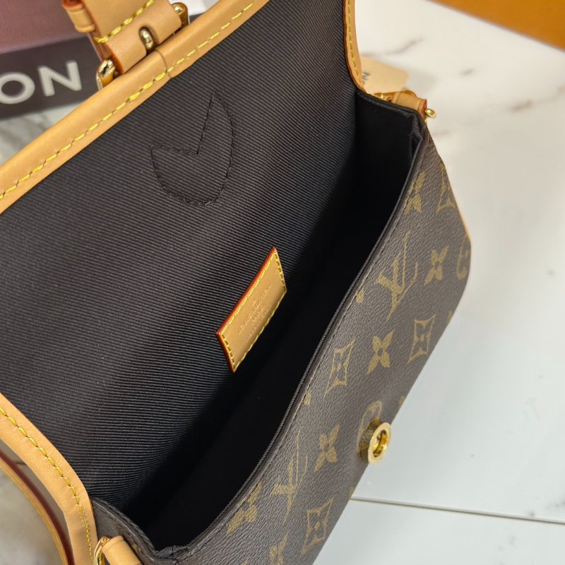 LOUIS VVUITTON Nano Diane法棍包-6