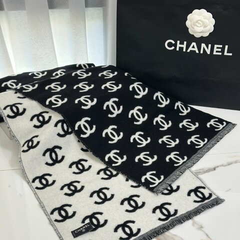 CHANEL 經典雙C雙面羊絨圍巾