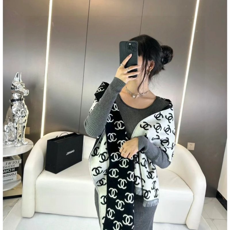 CHANEL 經典雙C雙面羊絨圍巾-1