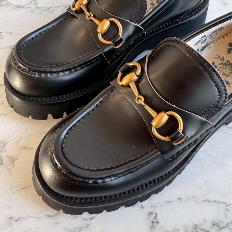 Gucci 經典黑色蜜蜂金馬銜扣樂福鞋-2