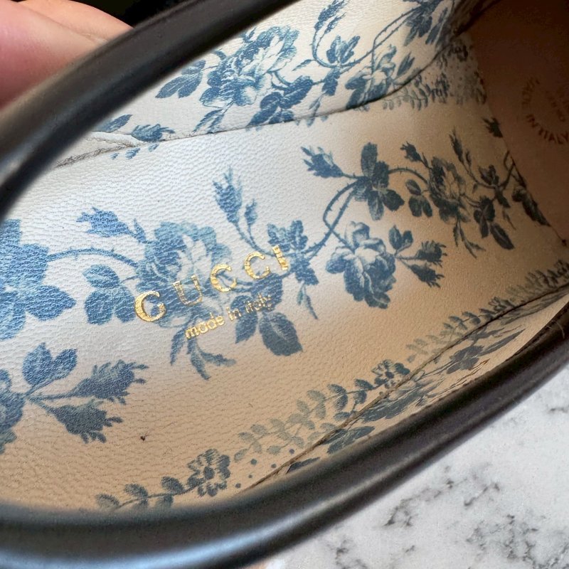 Gucci 經典黑色蜜蜂金馬銜扣樂福鞋-6