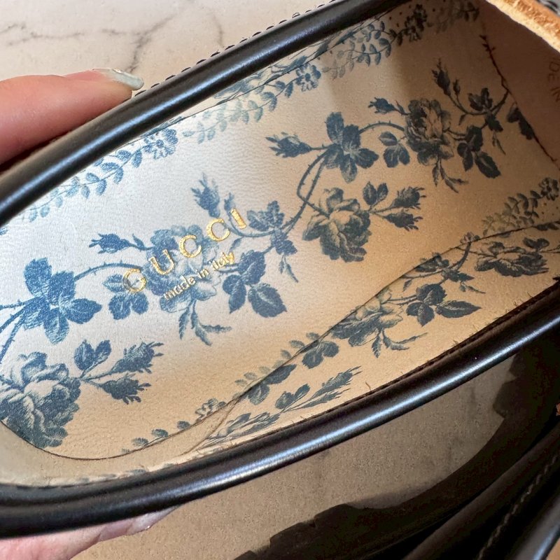 Gucci 經典黑色蜜蜂金馬銜扣樂福鞋-7