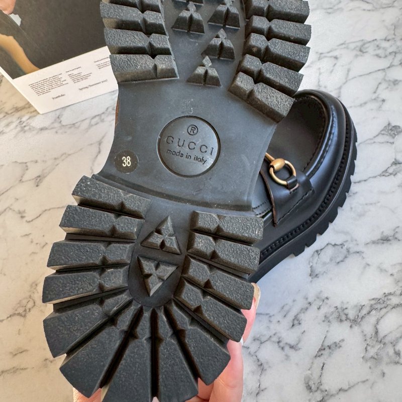 Gucci 經典黑色蜜蜂金馬銜扣樂福鞋-8