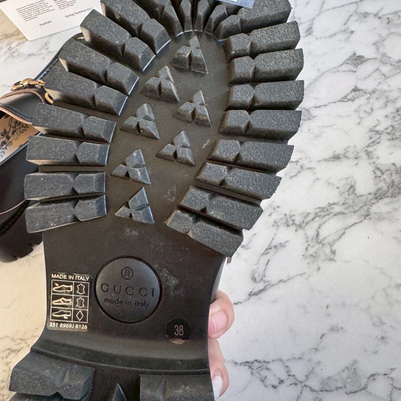 Gucci 經典黑色蜜蜂金馬銜扣樂福鞋-11