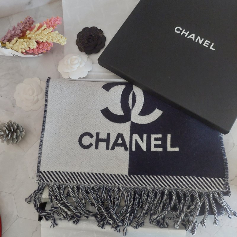 CHANEL香奈兒 🎀現貨 🎀 24K雙色撞色/拼色圍巾~(近新品)-16