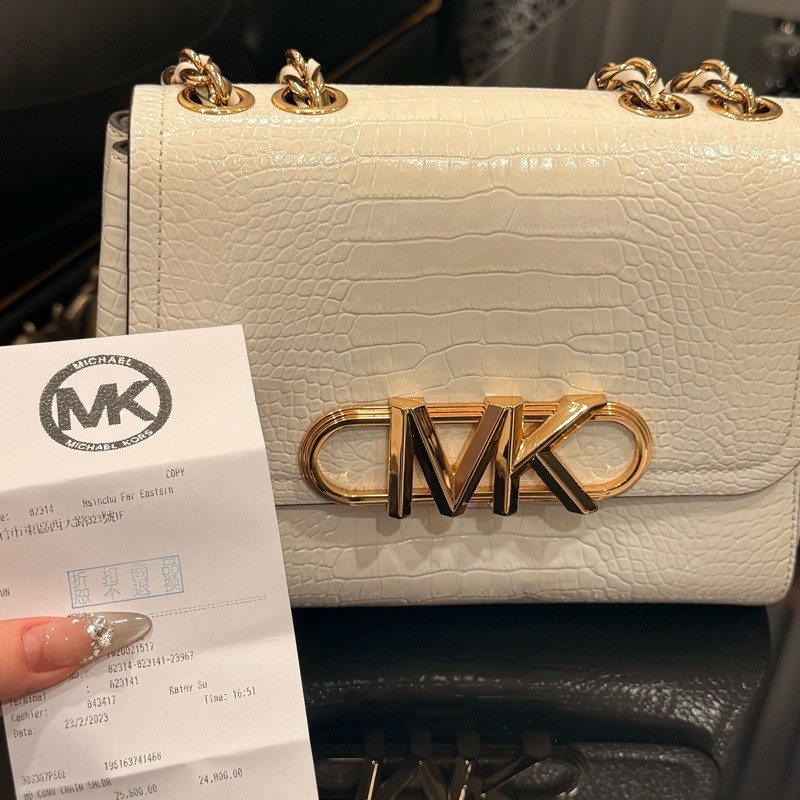 MK 鱷魚紋鍊條包| 白色近全新🤍|附購證 / 收據《保證正品》-1