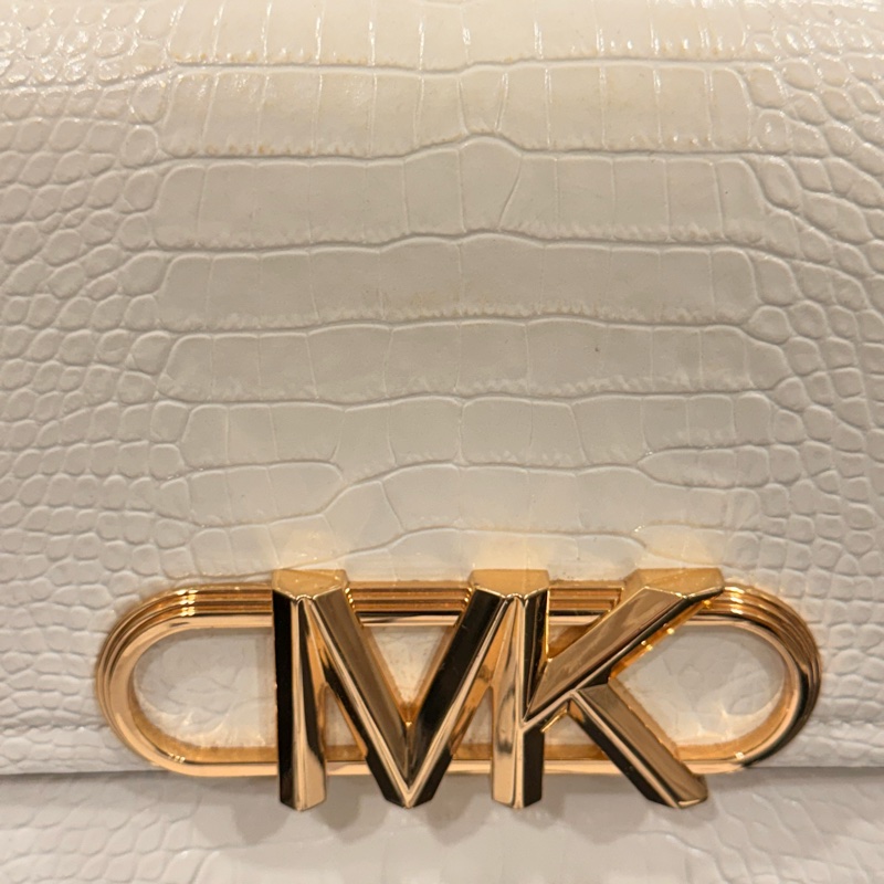 MK 鱷魚紋鍊條包| 白色近全新🤍|附購證 / 收據《保證正品》-22