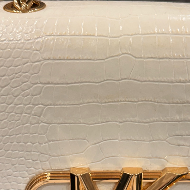 MK 鱷魚紋鍊條包| 白色近全新🤍|附購證 / 收據《保證正品》-25
