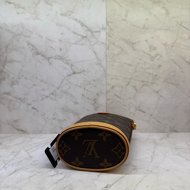 LV老花薯條斜背包晶片-4