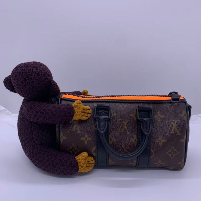 Vuitton/路易威登 LV Keepall Nano猴子包,限量秀款,老花帆布配橙色拉鍊,肩帶可調節,尺寸21x12.5x6cm-3