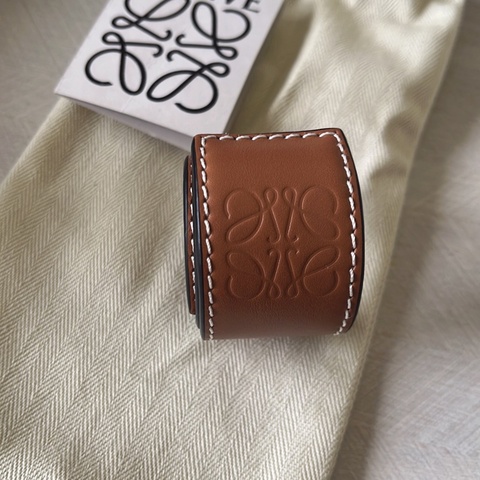 全新 LOEWE 小牛皮手環 棕褐色