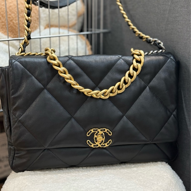(全新閒置品)Chanel 19bag maxi 黑金 機場包 ✨最新晶片款 ‼櫃上約30萬-1