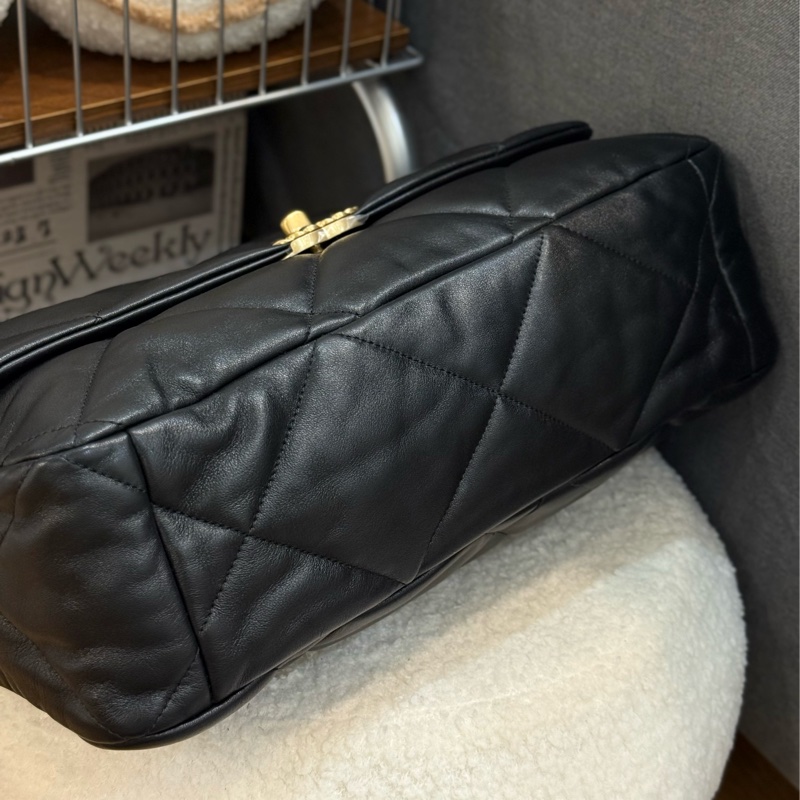 (全新閒置品)Chanel 19bag maxi 黑金 機場包 ✨最新晶片款 ‼櫃上約30萬-4