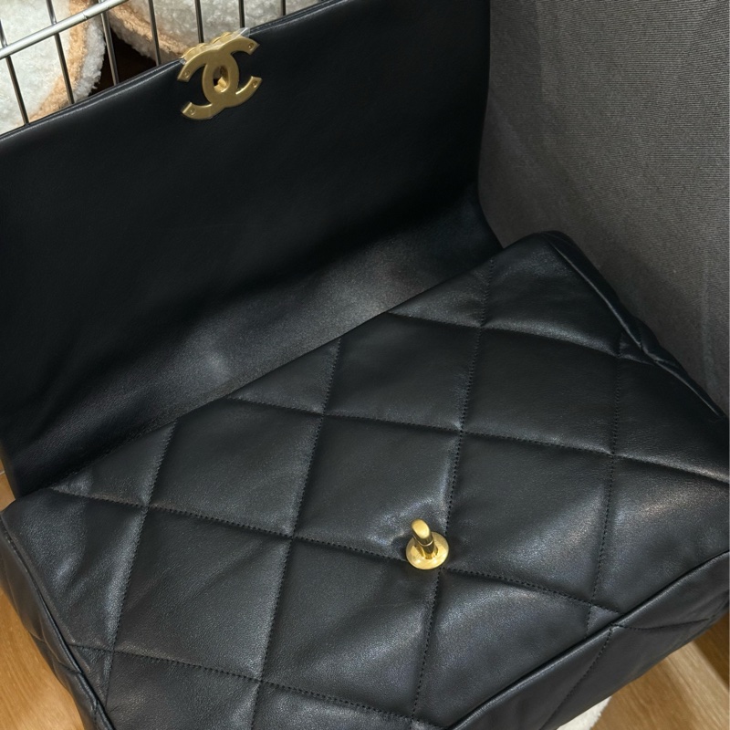 (全新閒置品)Chanel 19bag maxi 黑金 機場包 ✨最新晶片款 ‼櫃上約30萬-9