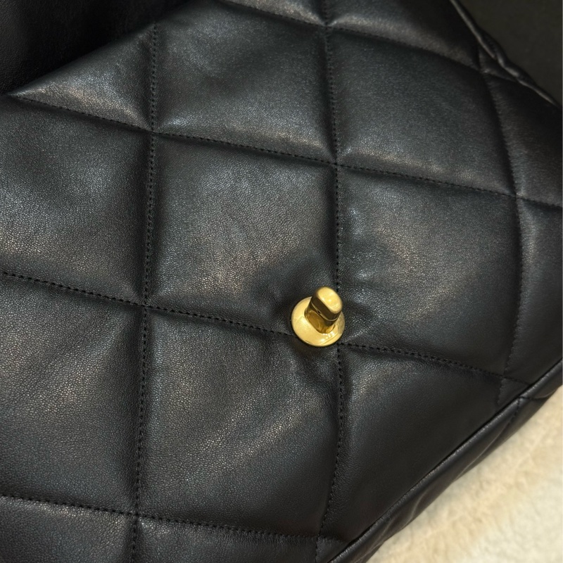 (全新閒置品)Chanel 19bag maxi 黑金 機場包 ✨最新晶片款 ‼櫃上約30萬-11