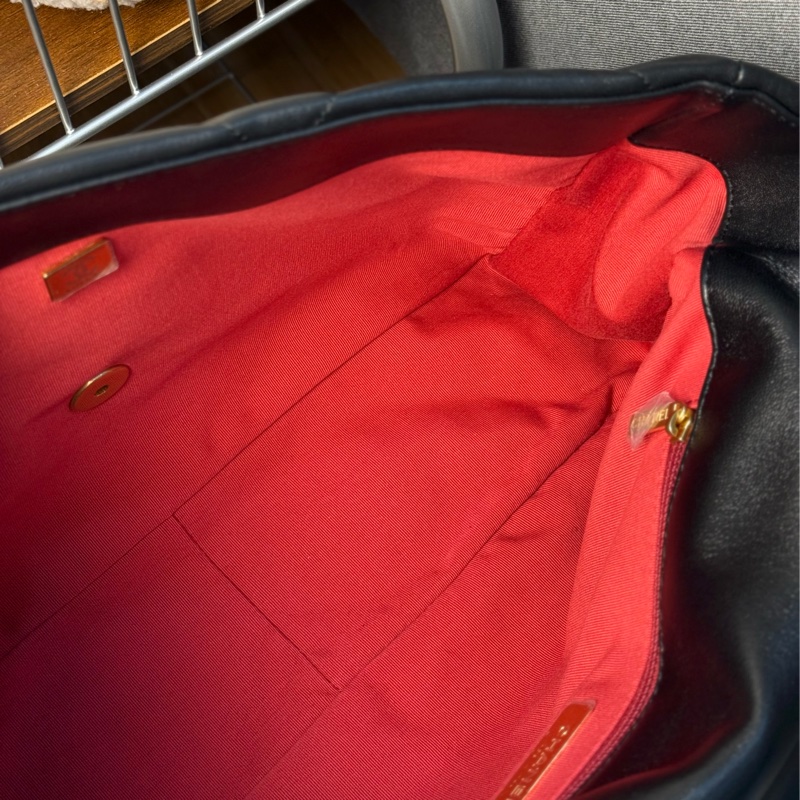 (全新閒置品)Chanel 19bag maxi 黑金 機場包 ✨最新晶片款 ‼櫃上約30萬-13